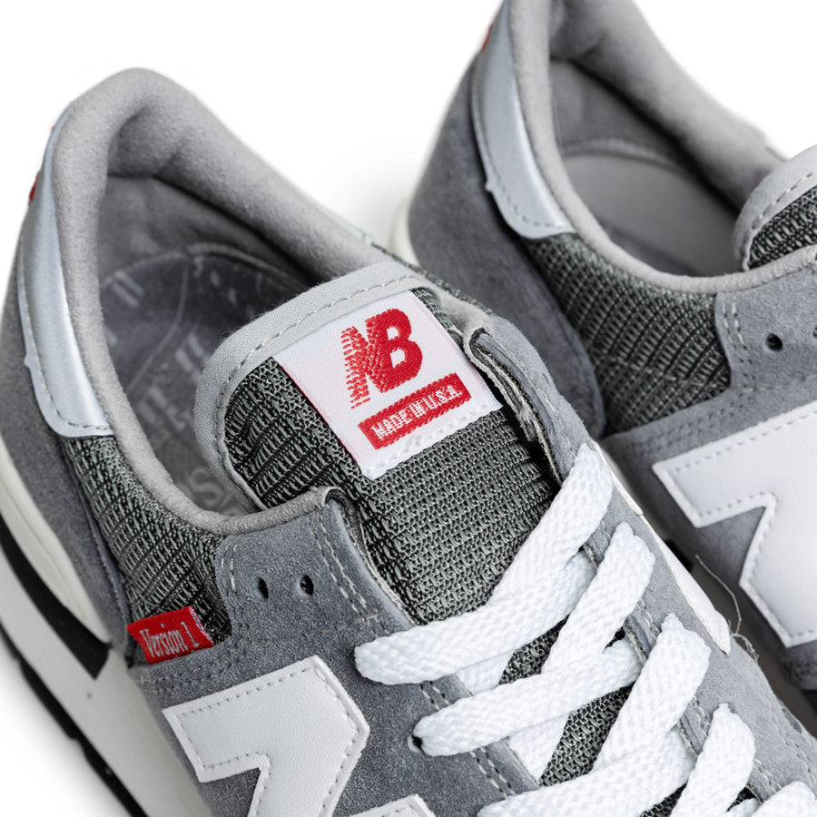 M990VS1 Made in USA | Grey