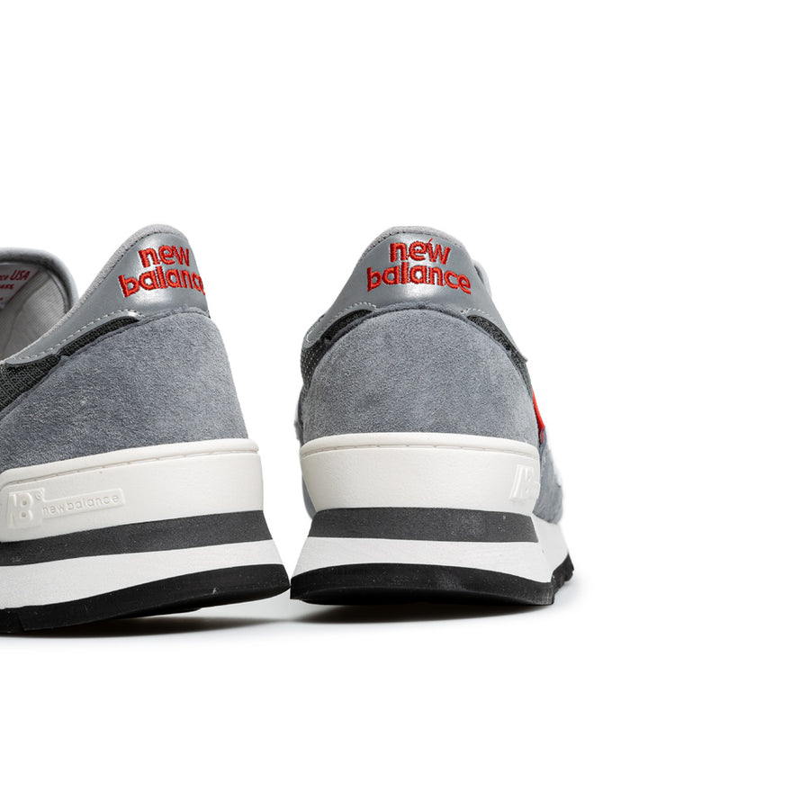 M990VS1 Made in USA | Grey